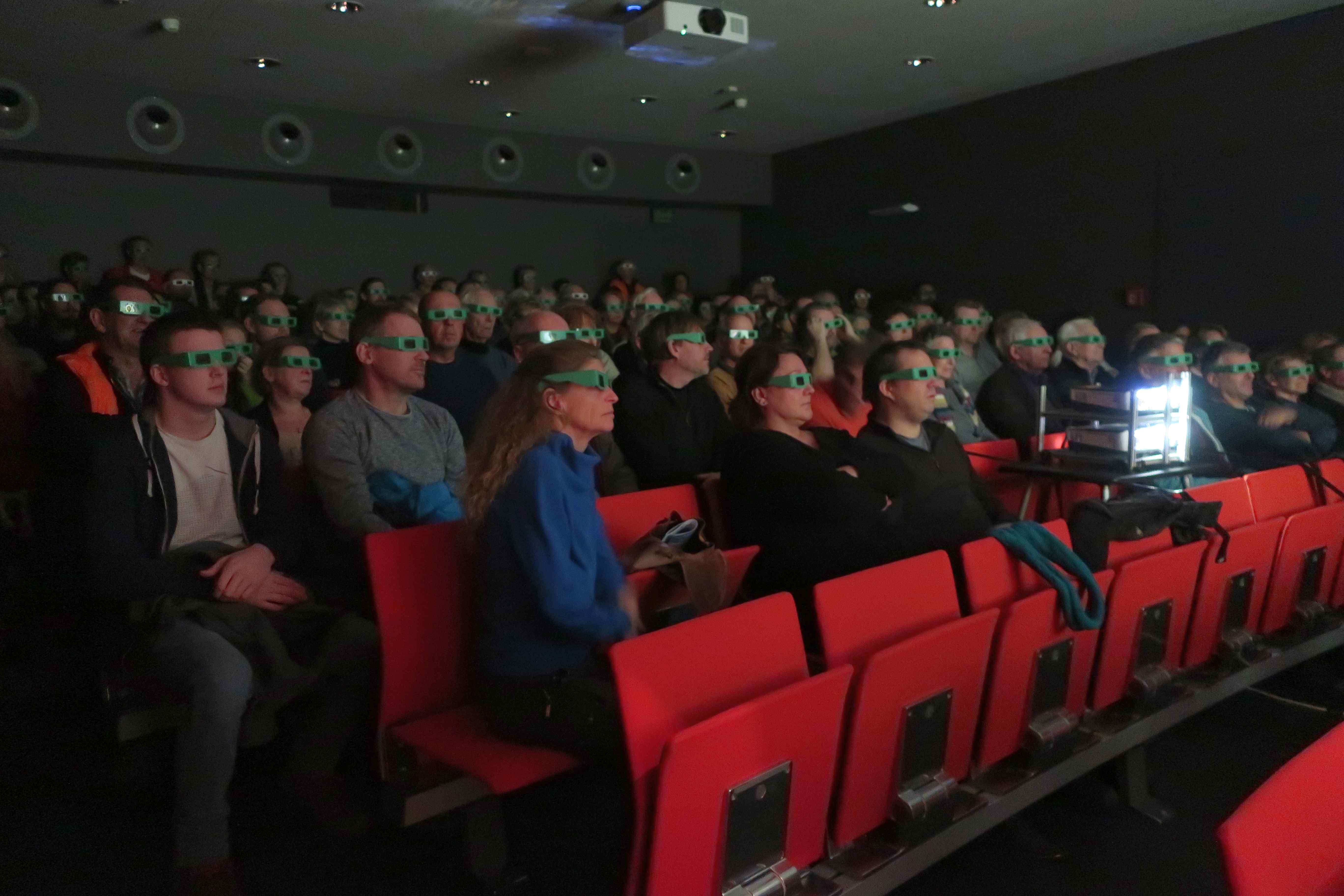 Hhlen 3D Kino cBieniok irf